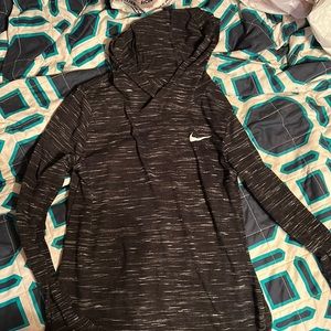 Nike hooded lightweight long sleeve tshirt YL